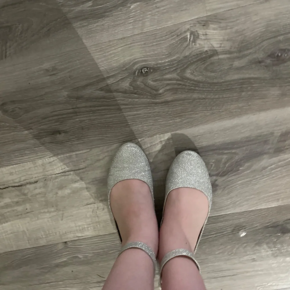 Shoes - Picture 4 of 7